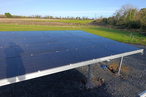 Instalação de cobertura solar para carros na Irlanda